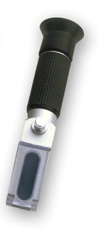 Refractometer